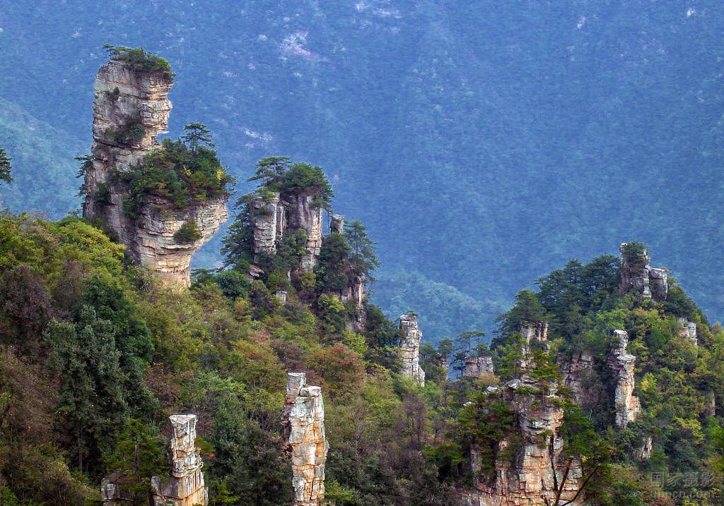 E1線：玻璃橋、袁家界、天子山、金鞭溪、天門(mén)山、夯吾苗寨、鳳凰古城湘西“精華之旅”品質(zhì)純玩4晚5日游